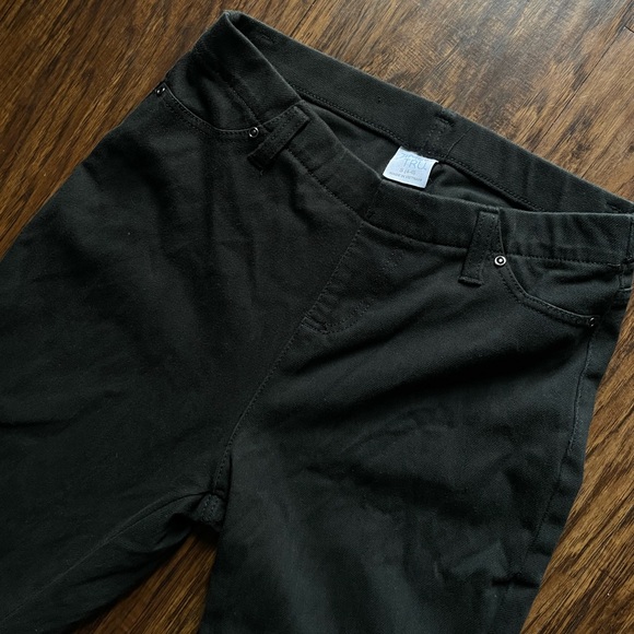 Time and Tru Women's Black Knit Jeggings - Picture 5 of 8